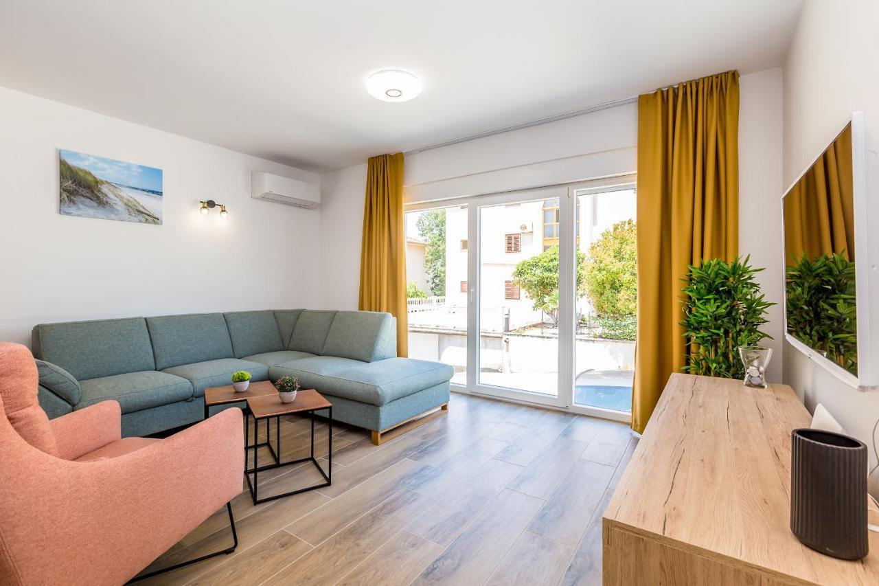 Holiday House Sunlight With Heated Pool Malinska Extérieur photo