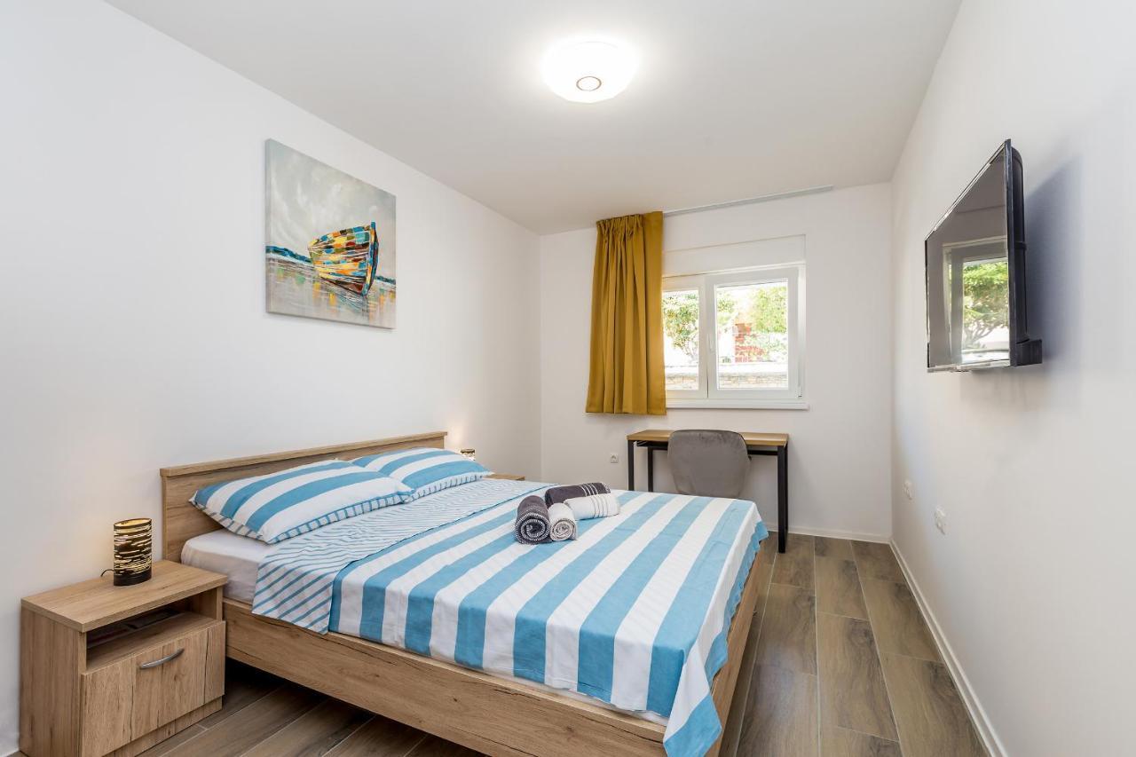 Holiday House Sunlight With Heated Pool Malinska Extérieur photo