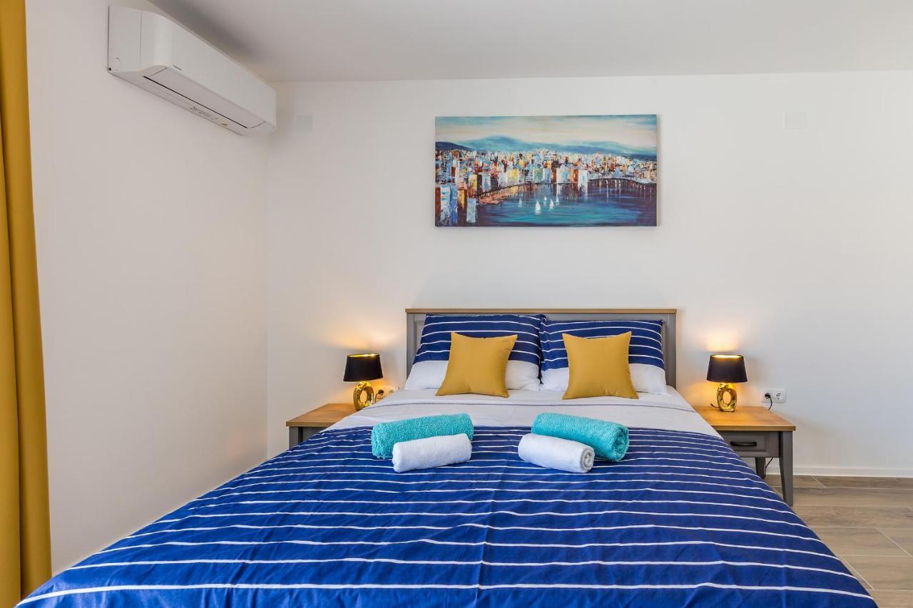 Holiday House Sunlight With Heated Pool Malinska Extérieur photo